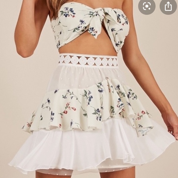 Showpo. Dresses & Skirts - NEW Tier Me Two Piece set in cream floral